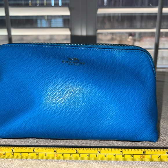 Coach Cosmetic Case 22 - A1680-F53387 - Picture 3 of 11